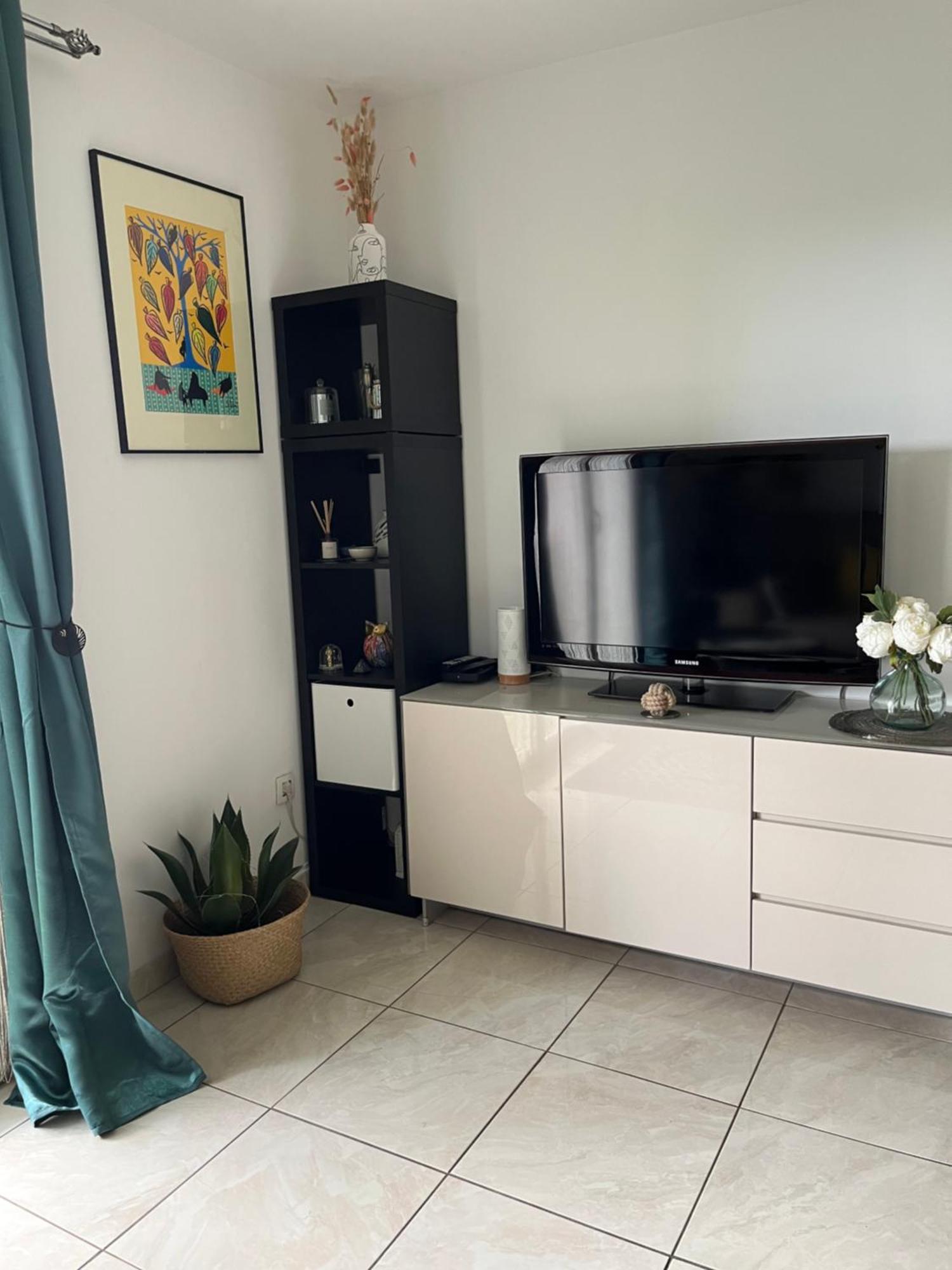 Charme Et Calme Apartment Marseilles